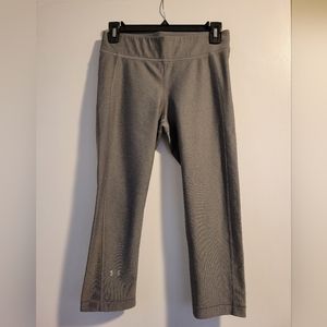 Under Armour Heatgear Cropped Leggings in Heather Gray